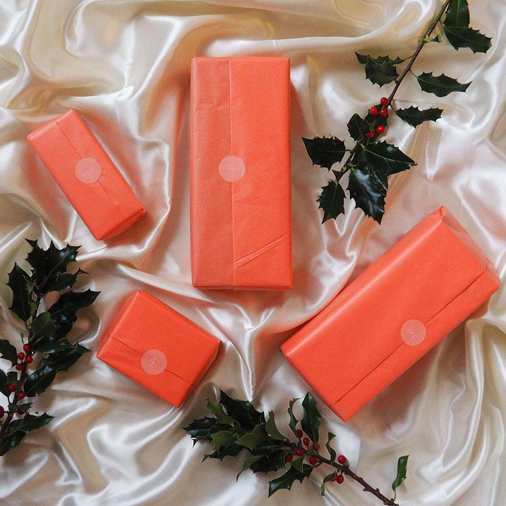 Fem gode grunde til at blive forkælet af årets mest sexede julekalender